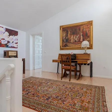 Villa Barbara- Live Your Dream In *